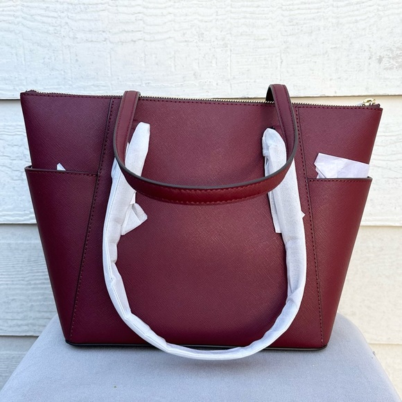 SALE! Michael Kors purse and wallet - Picture 4 of 15